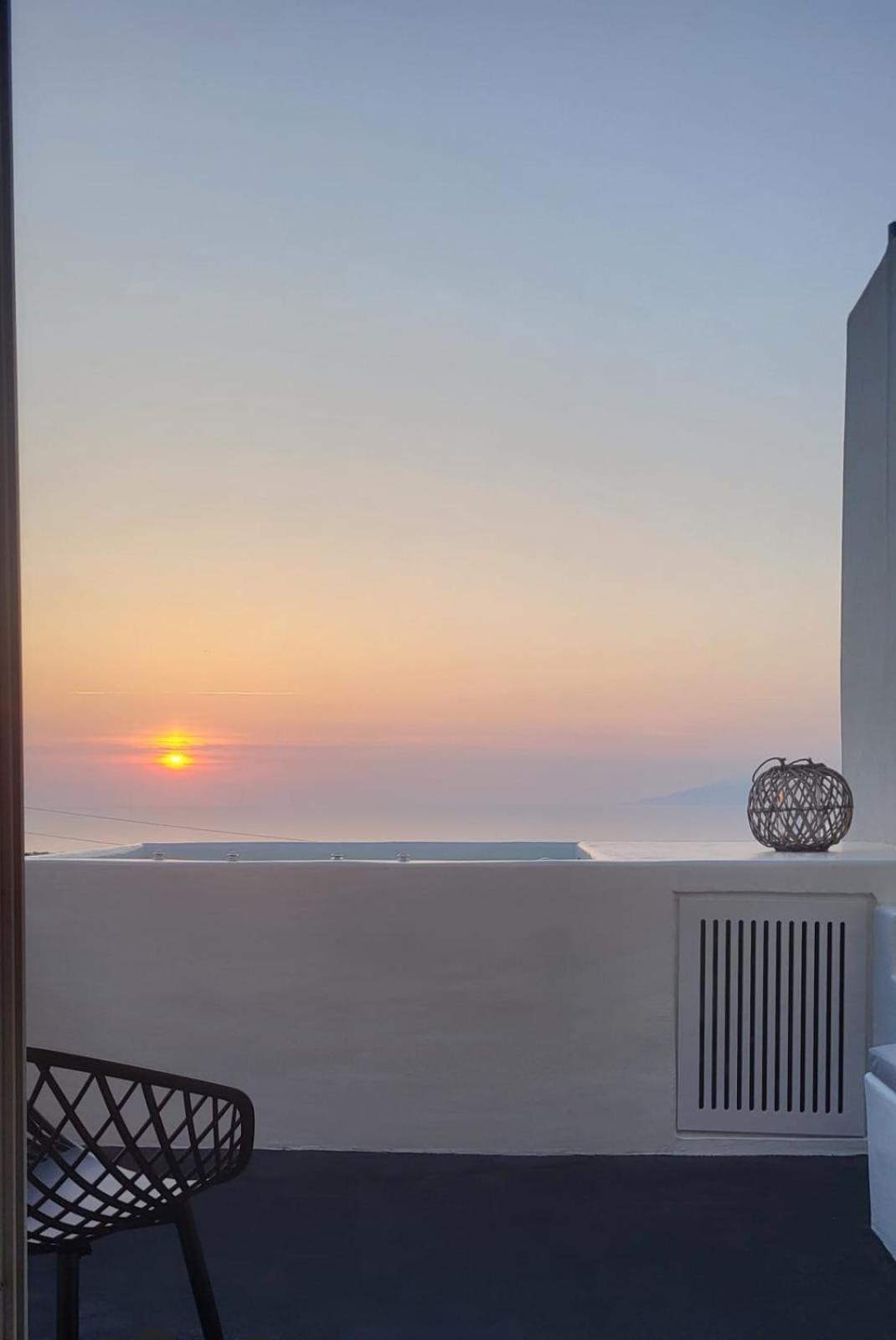 Pýrgos Maeva Suites Santorini מראה חיצוני תמונה
