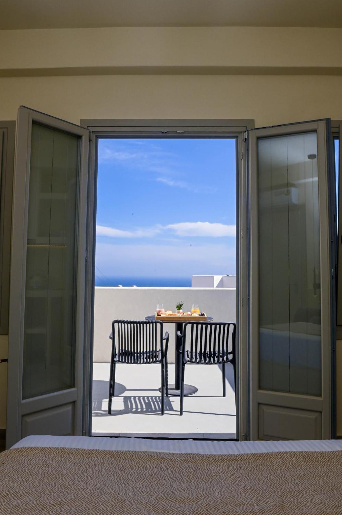 Pýrgos Maeva Suites Santorini מראה חיצוני תמונה