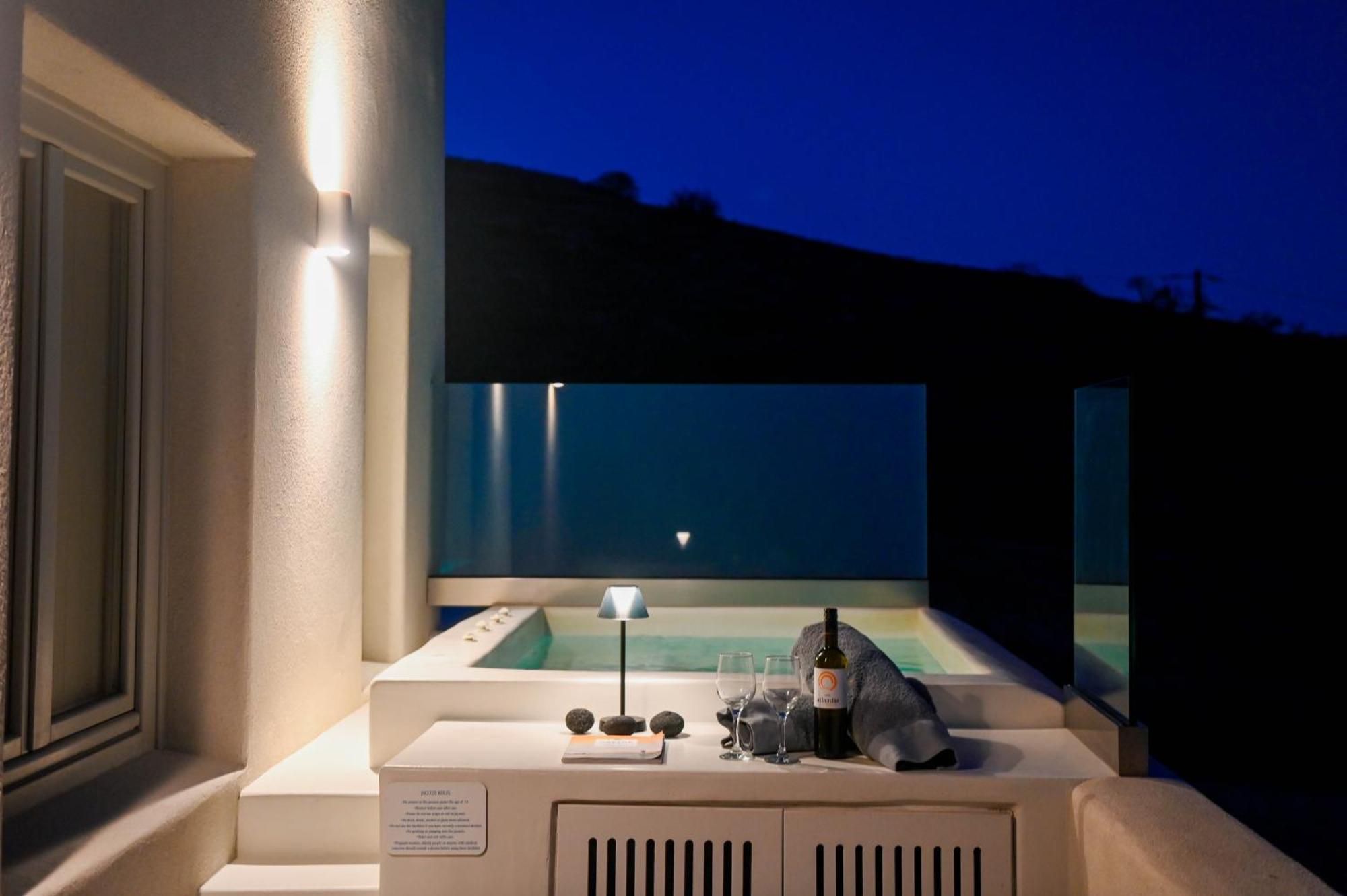 Pýrgos Maeva Suites Santorini מראה חיצוני תמונה